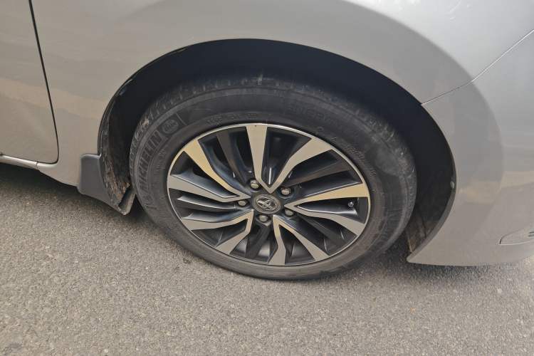 Used Toyota Corolla 2016 Dual-Engine 1.8L E-CVT Elite Edition
