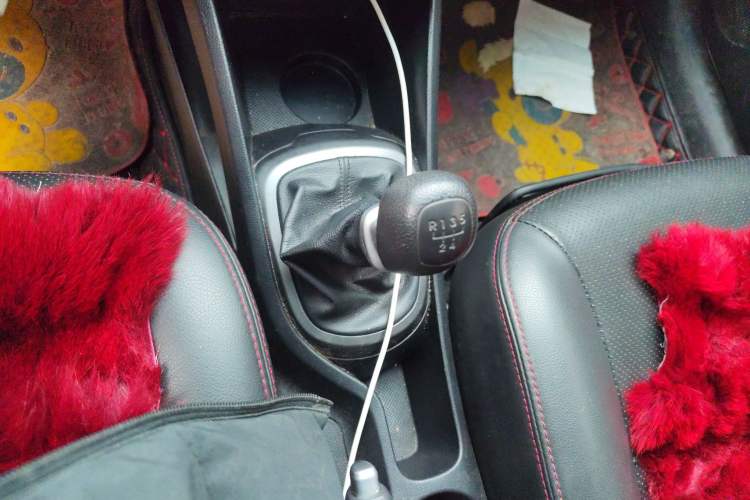 Used Kia K2 2015 Sedan 1.4L MT GLS Gear Lever