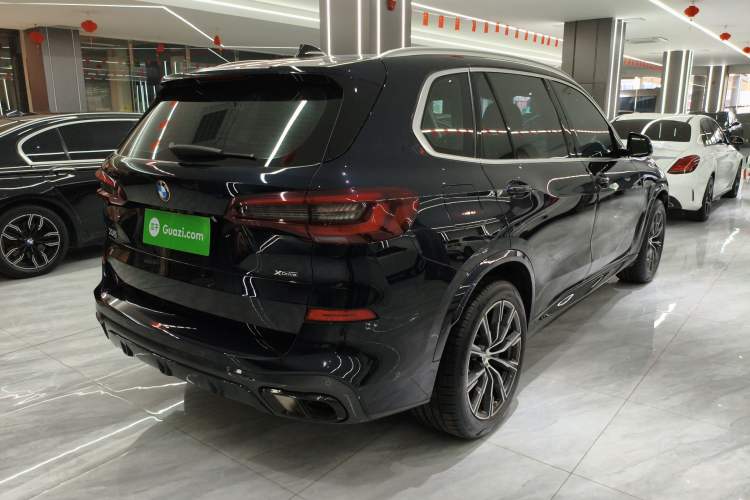 Used BMW X5 2022 xDrive 30Li Luxury M Sport Package