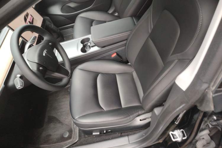 Used Tesla Model 3 2022 Rear-Wheel-Drive Version Left Front Seat