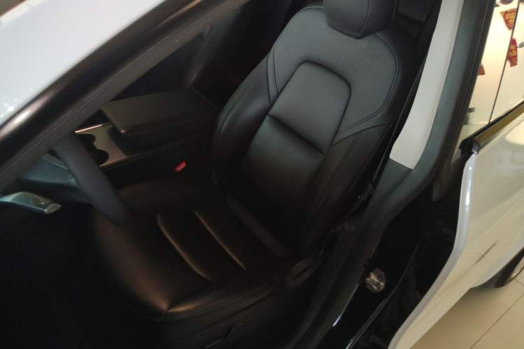 Used Tesla Model Y 2022 Rear-Wheel-Drive Version
