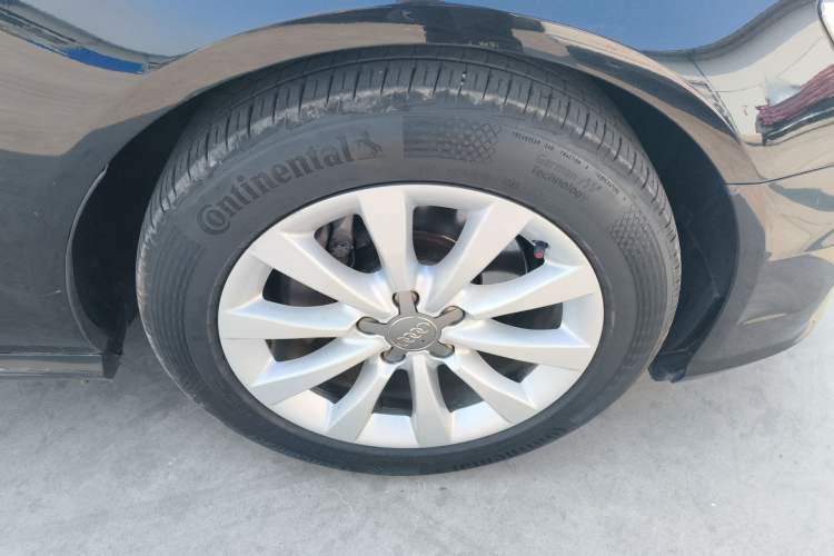 Used Audi A6L 2017 30 FSI Technology Model Right Front Wheel Hub