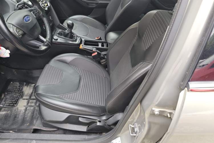 Used Ford Focus 2017 Sedan 1.6L Manual Fashion Edition Smart Drive Version