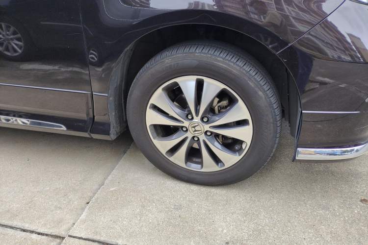 Used Honda Elysion 2015 2.4L VTi-S Prestige Edition Right Front Wheel Hub