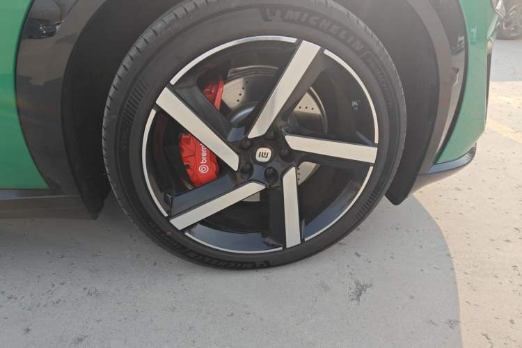 Used Xiaomi Auto YU7 2025 Ultra-Long Range High-Performance All-Wheel-Drive Max Edition