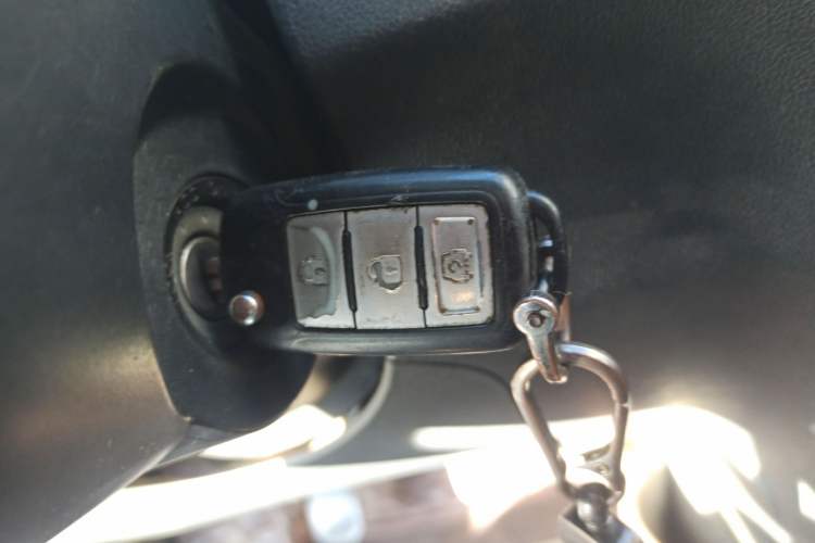 Used Dongfeng Fengon 370 2016 1.5L Manual Luxury Version SFG15-05 7 Seats