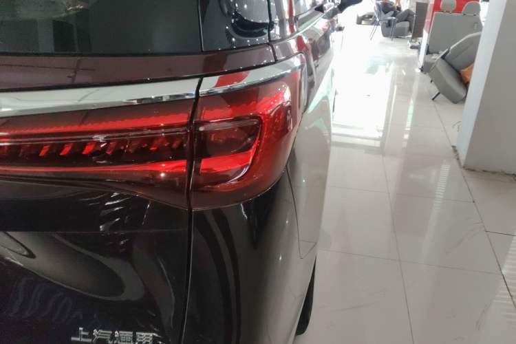 Used Buick GL8 2023 Avenir Aivia Six-Seat Deluxe Edition Right Rear Taillight