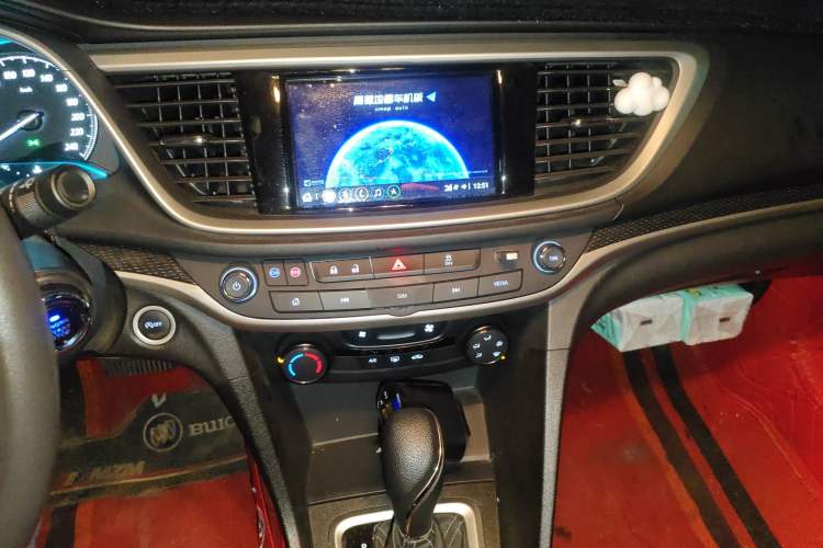 Used Buick GT 2021 Revised Version Flagship 1.5L Automatic Elite Edition Audio And AC Panel