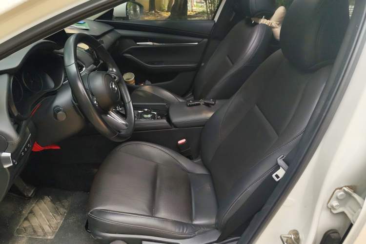 Used Mazda 3 Axela 2022 2.0L Automatic ZhiZun Edition
