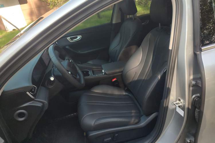 Used Roewe D7 2023 DMH 125km Superior Edition