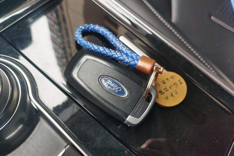 Used Ford Edge 2021 PLUS EcoBoost 245 Two-Wheel-Drive Platinum Edition 5 Seats Vehicle Key