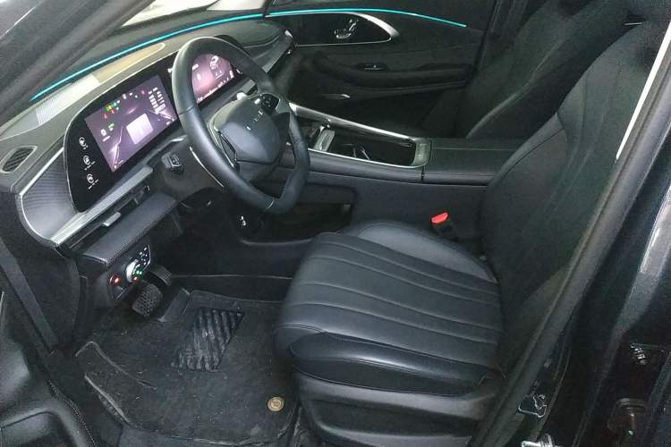 Used EXEED Lingyun 2025 300T Two-Wheel Drive Starry Edition