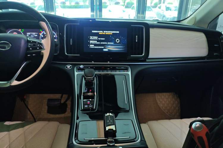 Used GAC Trumpchi M8 2023 Facelift Master Series 390T Four-Seat Deluxe Edition Audio And AC Panel