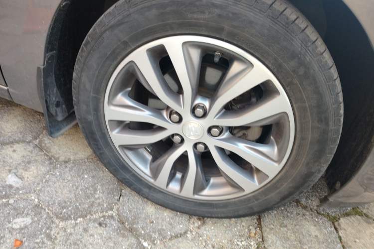 Used Buick GT 2019 18T Automatic Connected Elite Model China V Standard Right Front Wheel Hub