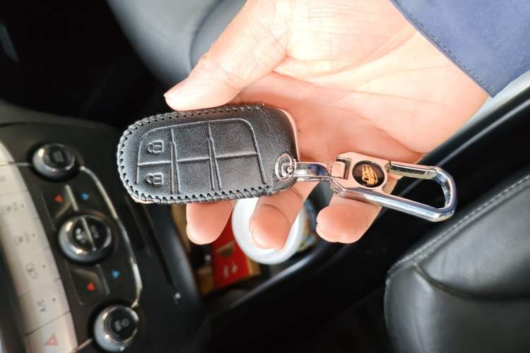 Used Dodge Journey 2013 2.4L Two-Wheel Drive Luxury Version