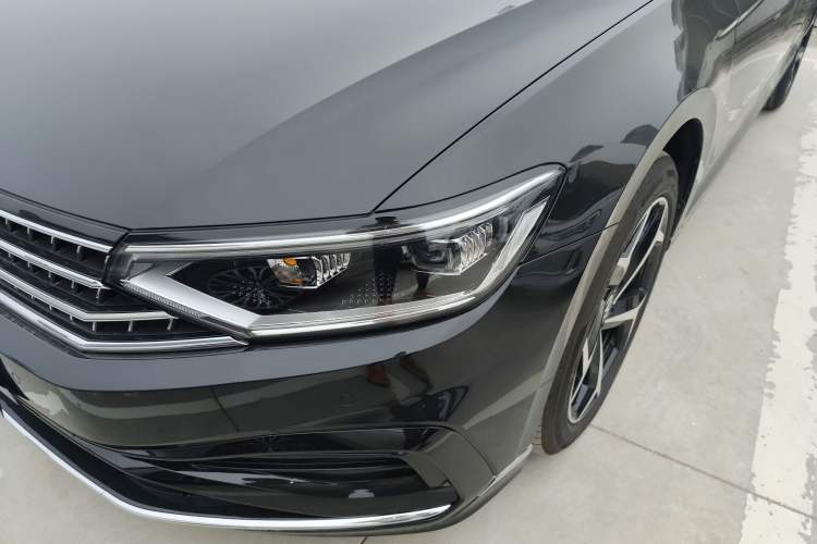 Used Volkswagen Magotan 2026 30 Million Vehicles Selected Model 380TSI DSG Luxury Edition Left Front Headlight