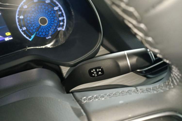 Used Hongqi E-QM5 2025 500km Range Commuter Version
