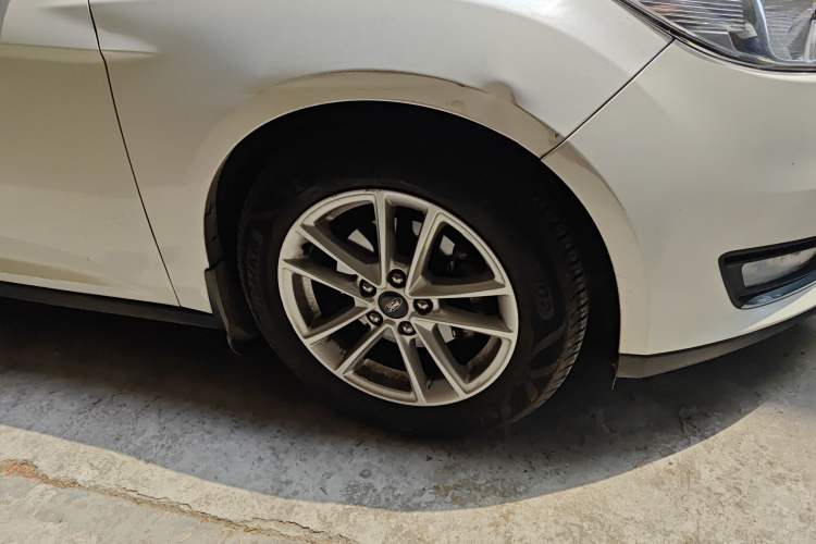 Used Ford Focus 2015 Sedan EcoBoost 125 Automatic Supreme Style Edition