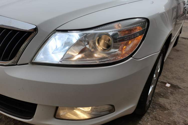 Used Skoda Octavia 2015 Classic Model 1.6L Automatic Yijie Version
