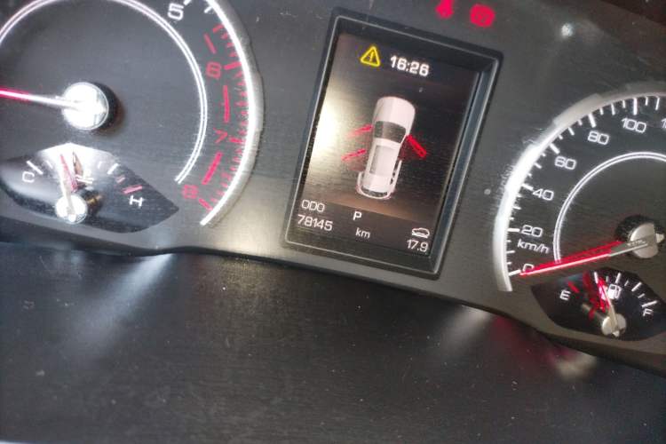 Used Haval H2s 2017 Red-Label 1.5T Dual-Clutch Luxury Model Odometer Close Up