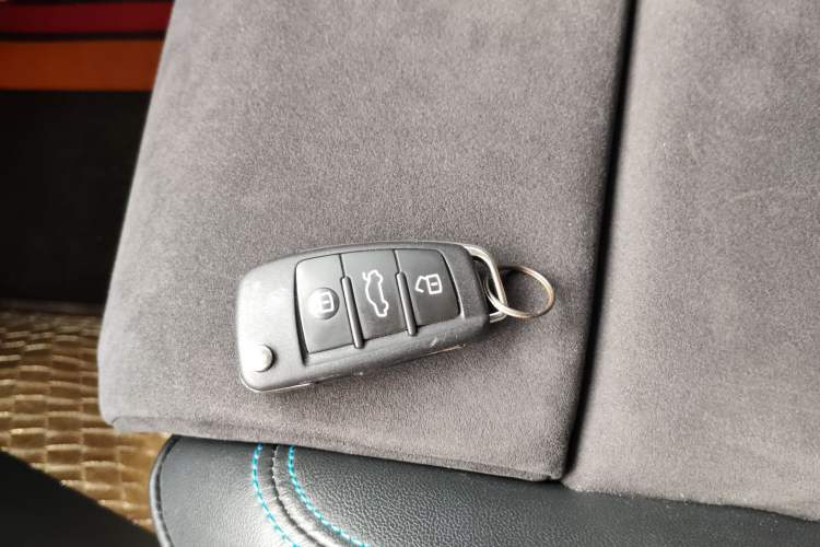 Used Audi Q3 2016 40 TFSI quattro all-wheel-drive sport model
