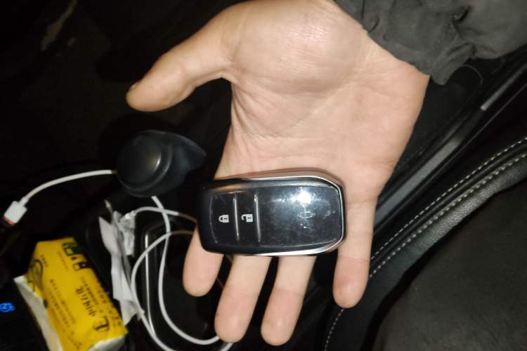 Used Toyota RAV4 2016 2.0L CVT Two-Wheel Drive Fashion Edition China V Standard