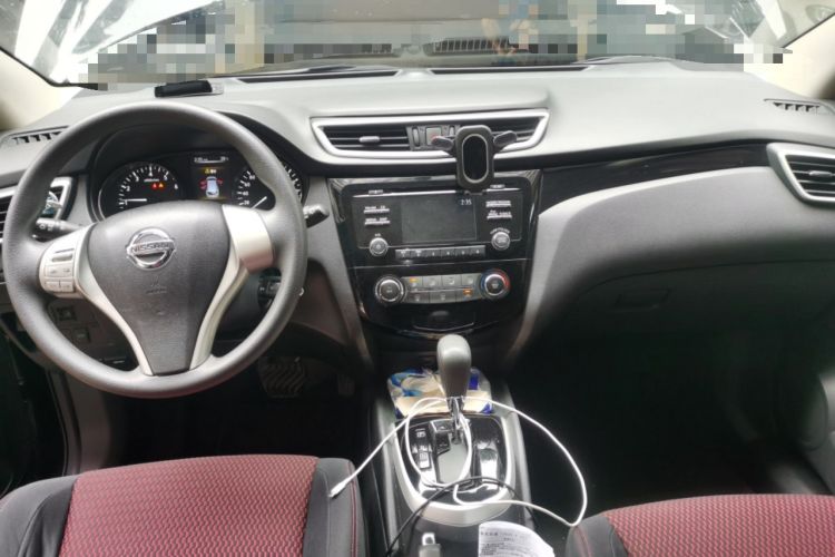 Used Nissan Qashqai 2016 2.0L CVT Elite Edition Center Console