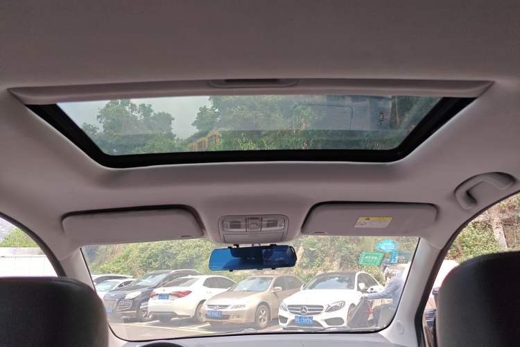 Used CHANGAN KAICHENG Oushang A600 2016 1.5L Manual Luxury 7-Seater Headliner