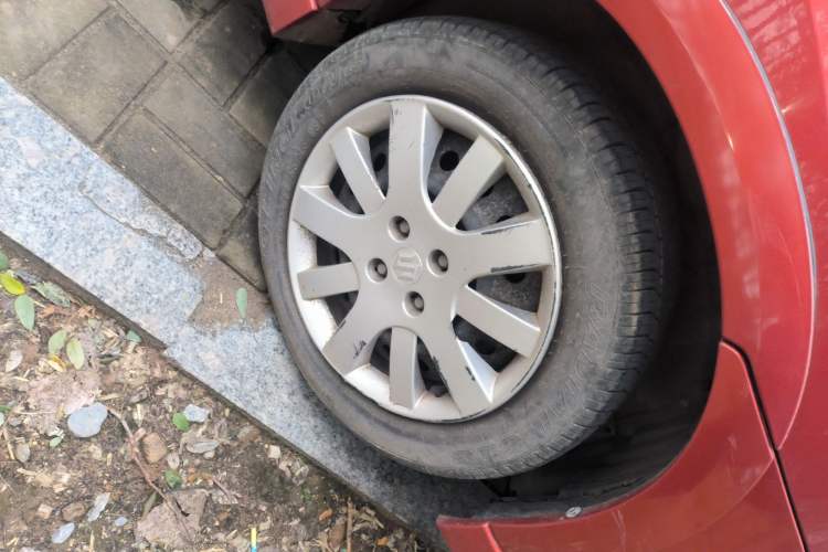 Used Suzuki Liana 2012 Hatchback 1.4 VVT Manual Comfort Model