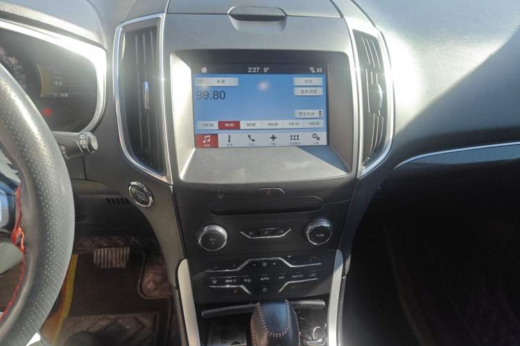 Used Ford Edge 2016 EcoBoost 245 Four-Wheel Drive Titanium Edition 7-Seater Audio And AC Panel