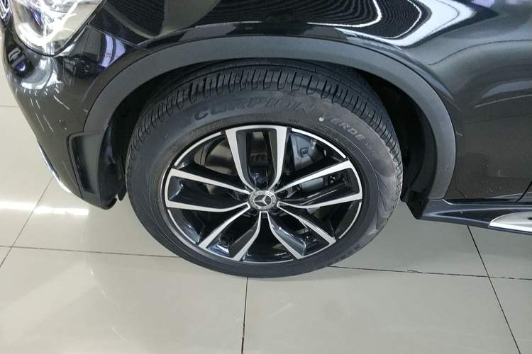 Used Mercedes-Benz GLC 2021 GLC 300 L 4MATIC Dynamic Model Left Front Wheel Hub