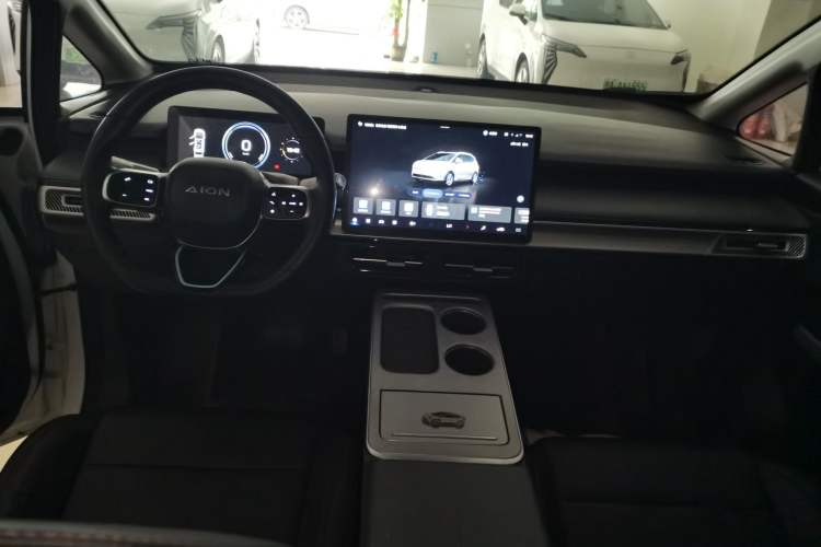 Used AION Y 2023 Plus 610 Enjoy Edition Center Console