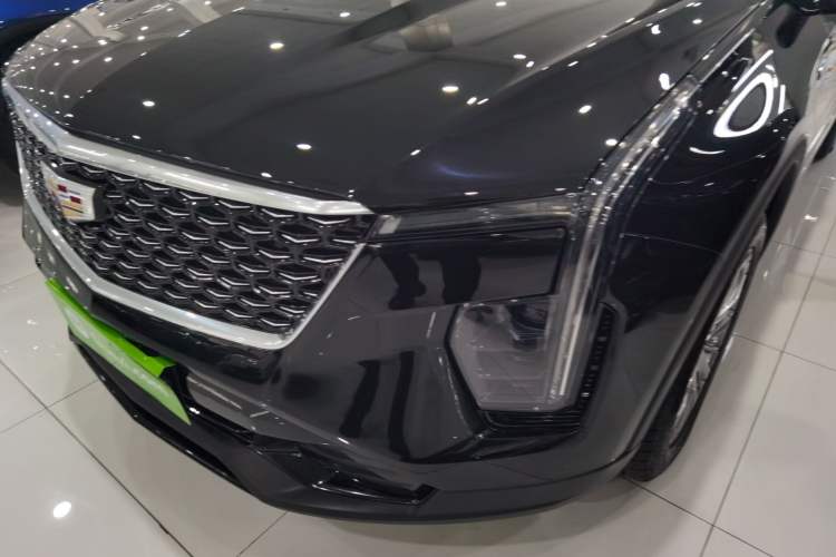 Used Cadillac XT4 2024 28T Two-Wheel-Drive Luxury Version