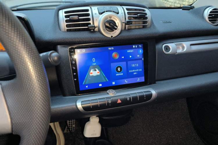 Used smart fortwo 2015 1.0 MHD New Year Special Edition Audio And AC Panel