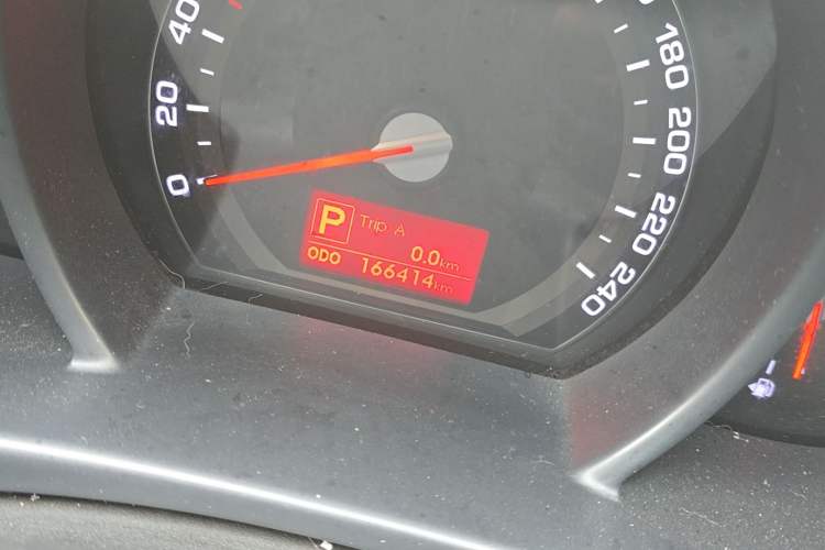 Used Kia Sportage R 2014 2.0L Automatic Two-Wheel Drive GL Odometer Close Up