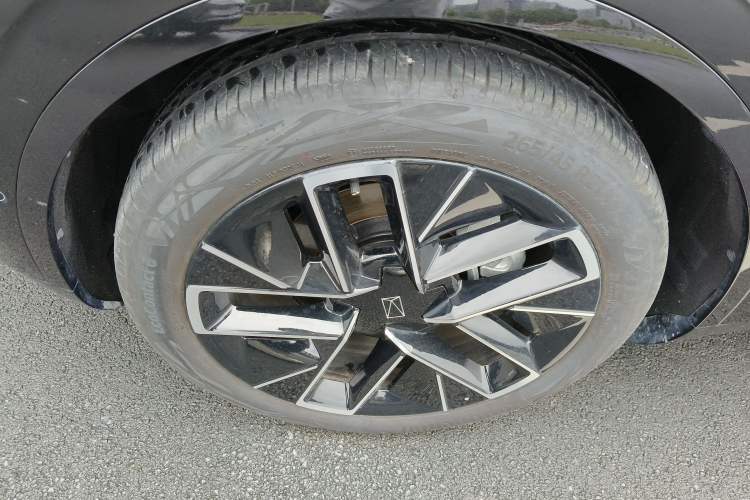 Used Avatr 11 2024 630 Rear-Wheel Drive Edition with Three Lasers Left Front Wheel Hub