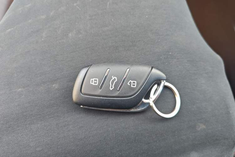 Used Roewe i5 2023 1.5L Manual Comfort Edition