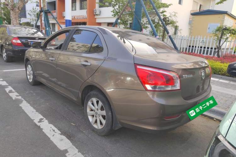 Used Baojun 630 2014 1.5L manual standard version
