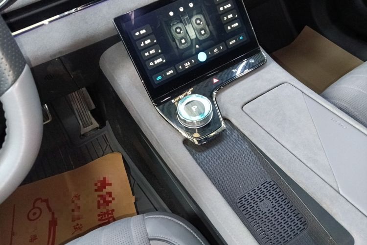 Used VOYAH PASSION 2023 Four-Wheel Drive Long-Range Version Gear Lever