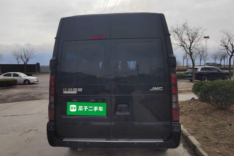 Used JMC Fushun 2023 2.0T Manual Short-Wheelbase Mid-Top Commercial Multi-Purpose 6-Seater Passenger Vehicle Rear
