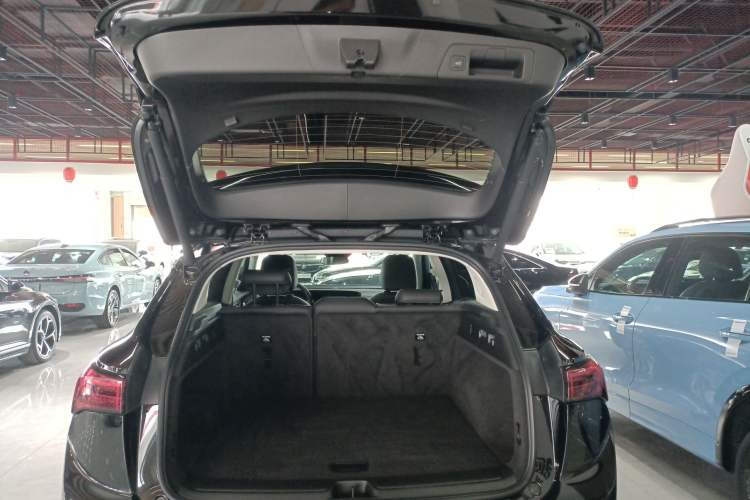 Used Buick Envision 2025 25T Entry-Grade Platinum Edition Trunk