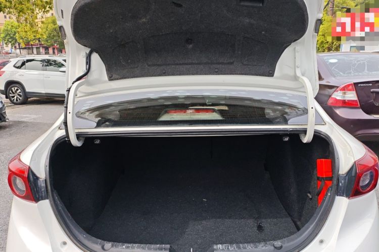 Used Mazda 3 Axela 2017 Sedan 1.5L Automatic Luxury Model Emission Standard China V Trunk