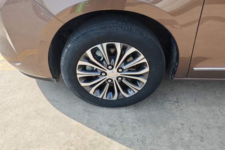 Used Buick GL8 2021 Land Cruiser Executive 652T Premium Model
