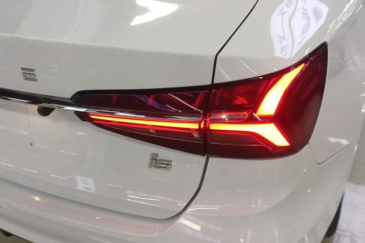 Used Roewe i5 2021 Revised Version 1.5L CVT Diamond Edition
