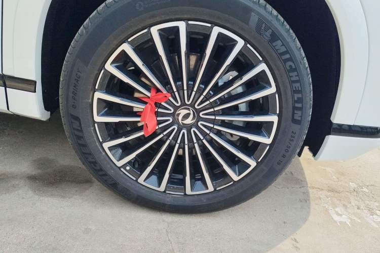 Used Dongfeng Aeolus L8 2025 Model 185KM Dream Edition
