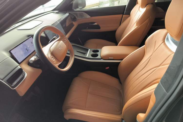 Used XPeng G9 2025 625 Long-Range Max Left Front Seat