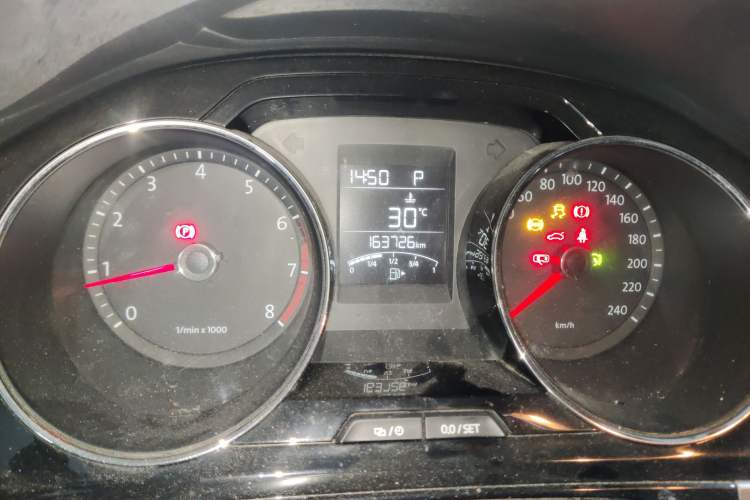 Used Volkswagen Bora 2013 1.6L Automatic Comfort Model Instrument Cluster