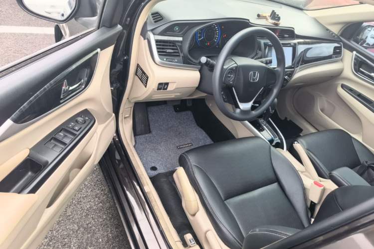 Used Honda Crider 2013 1.8L automatic luxury edition