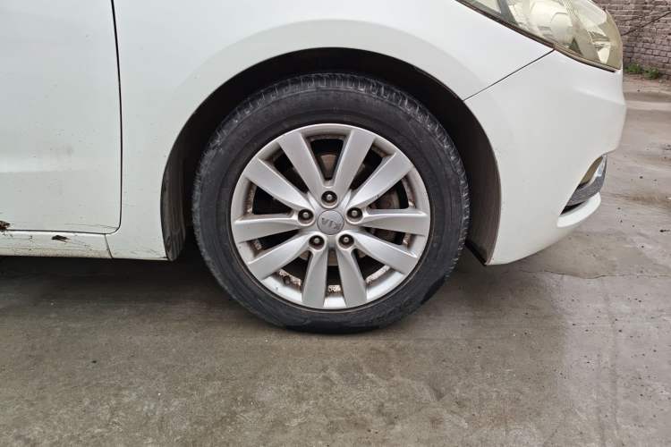 Used Kia K3 2015 1.6L Automatic GL Right Front Wheel Hub