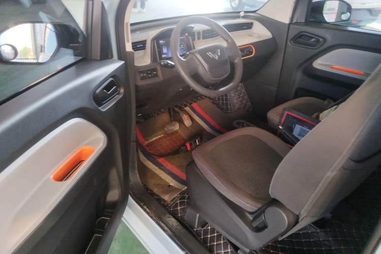 Used Wuling Hongguang MINIEV 2020 Zizai Version Lithium-NMC Driver Seat